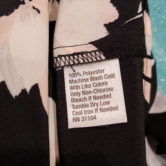 The Limited Black Pastel Floral Cold Shoulder Blouse Sz 3X Plus Size 623 - Picture 9 of 9